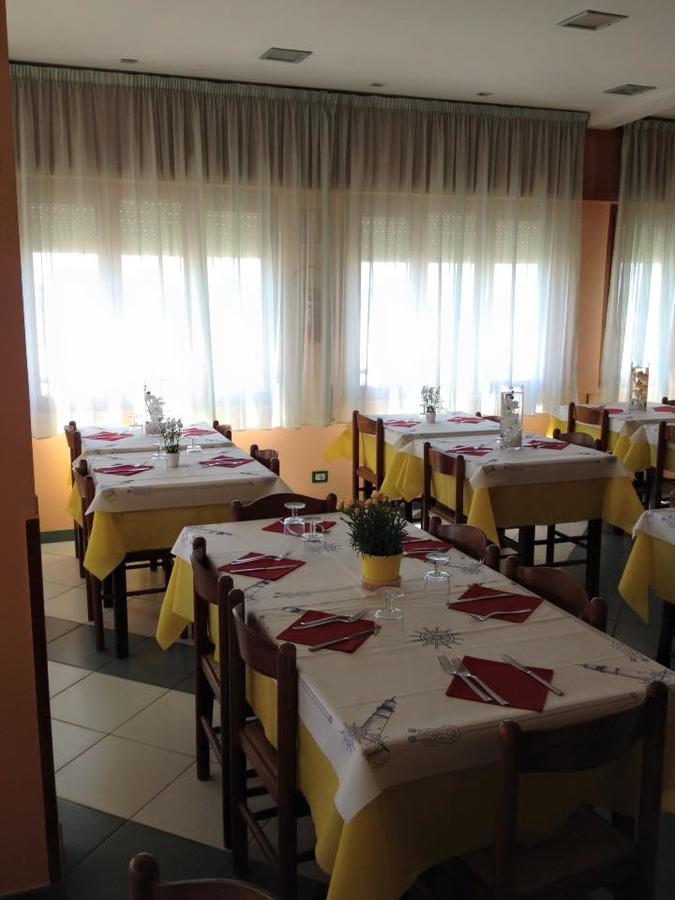 Hotel La Veranda à Ardea Extérieur photo